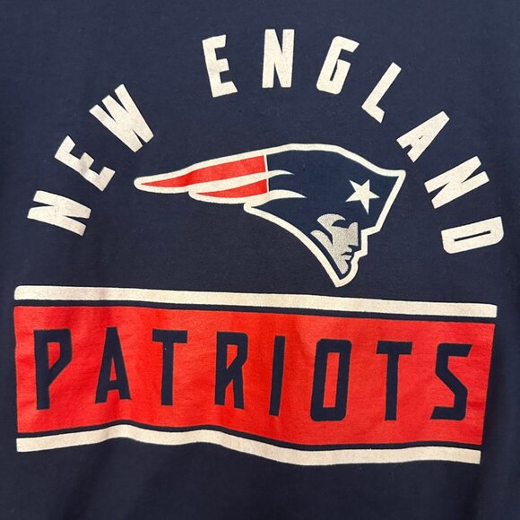 🏈 New England Patriots Long Sleeve T-Shirt (Size Medium) - Picture 2 of 4